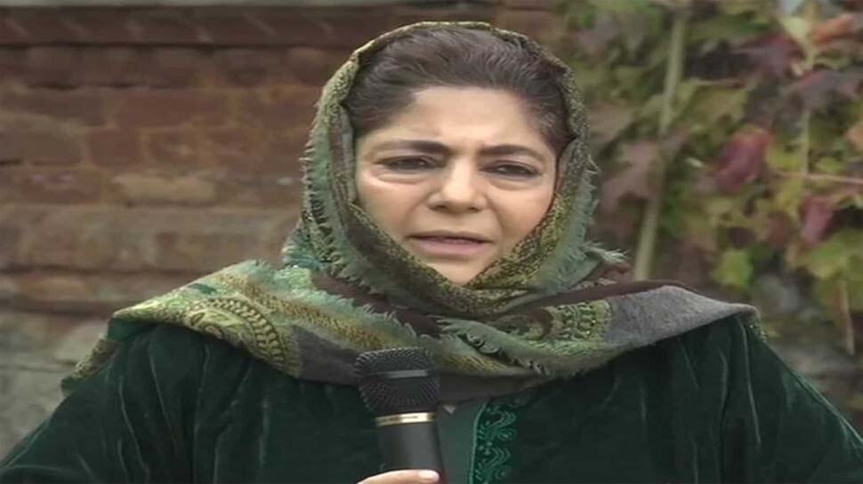 महबूबा मुफ्ती को किया गया नजरबंद, घाटी के हालात पर महबूबा ने उठाए सवाल