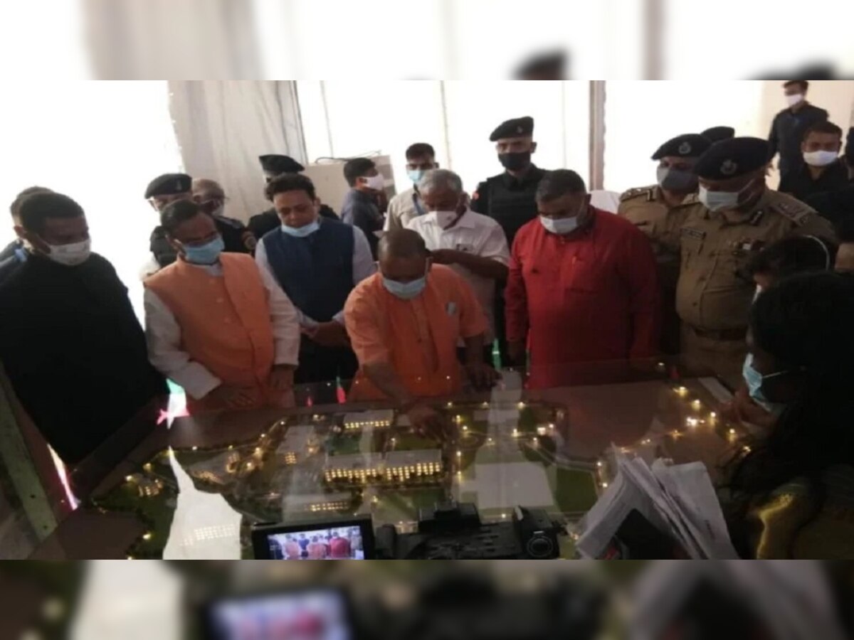 अलीगढ़ में सीएम योगी, राजा महेंद्र प्रताप सिंह यूनिवर्सिटी मॉडल का किया निरीक्षण 