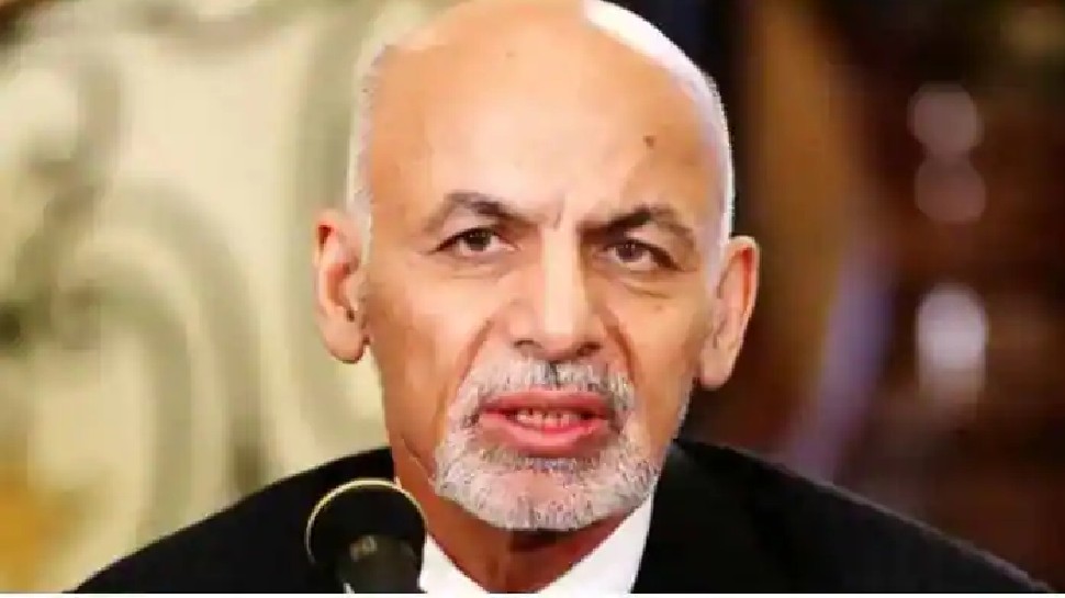 रुपये लेकर भागने के आरोप पर Ashraf Ghani ने दी सफाई, देश से मांगी माफी