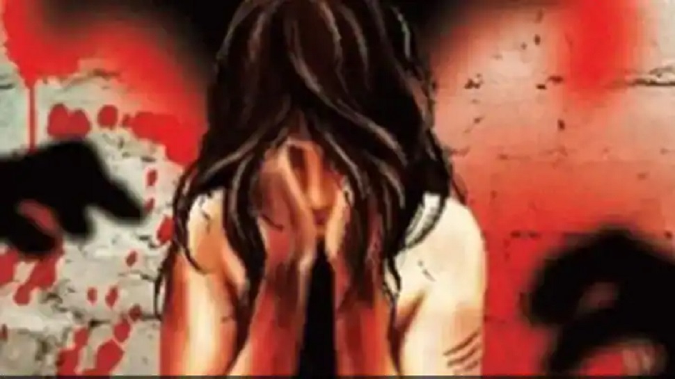 मासूम के साथ रेप कर जलाया प्राइवेट पार्ट. (प्रतीकात्मक तस्वीर) मासूम के साथ रेप कर जलाया प्राइवेट पार्ट. (प्रतीकात्मक तस्वीर)
