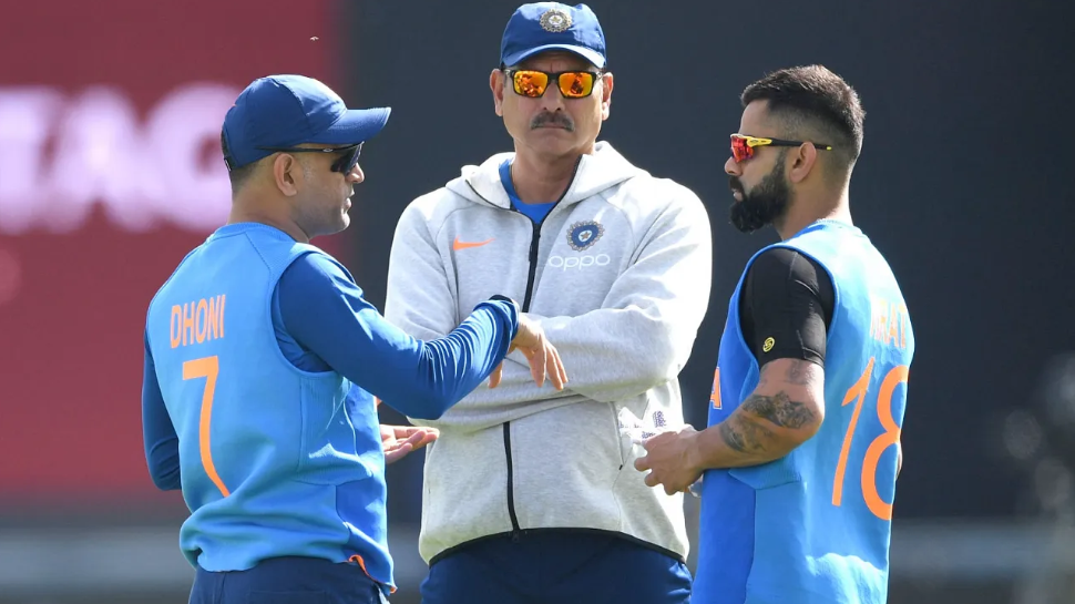 MS Dhoni को मिल सकती है बड़ी जिम्मेदारी! क्या कट जाएगा Ravi Shastri का पत्ता? MS Dhoni को मिल सकती है बड़ी जिम्मेदारी! क्या कट जाएगा Ravi Shastri का पत्ता?