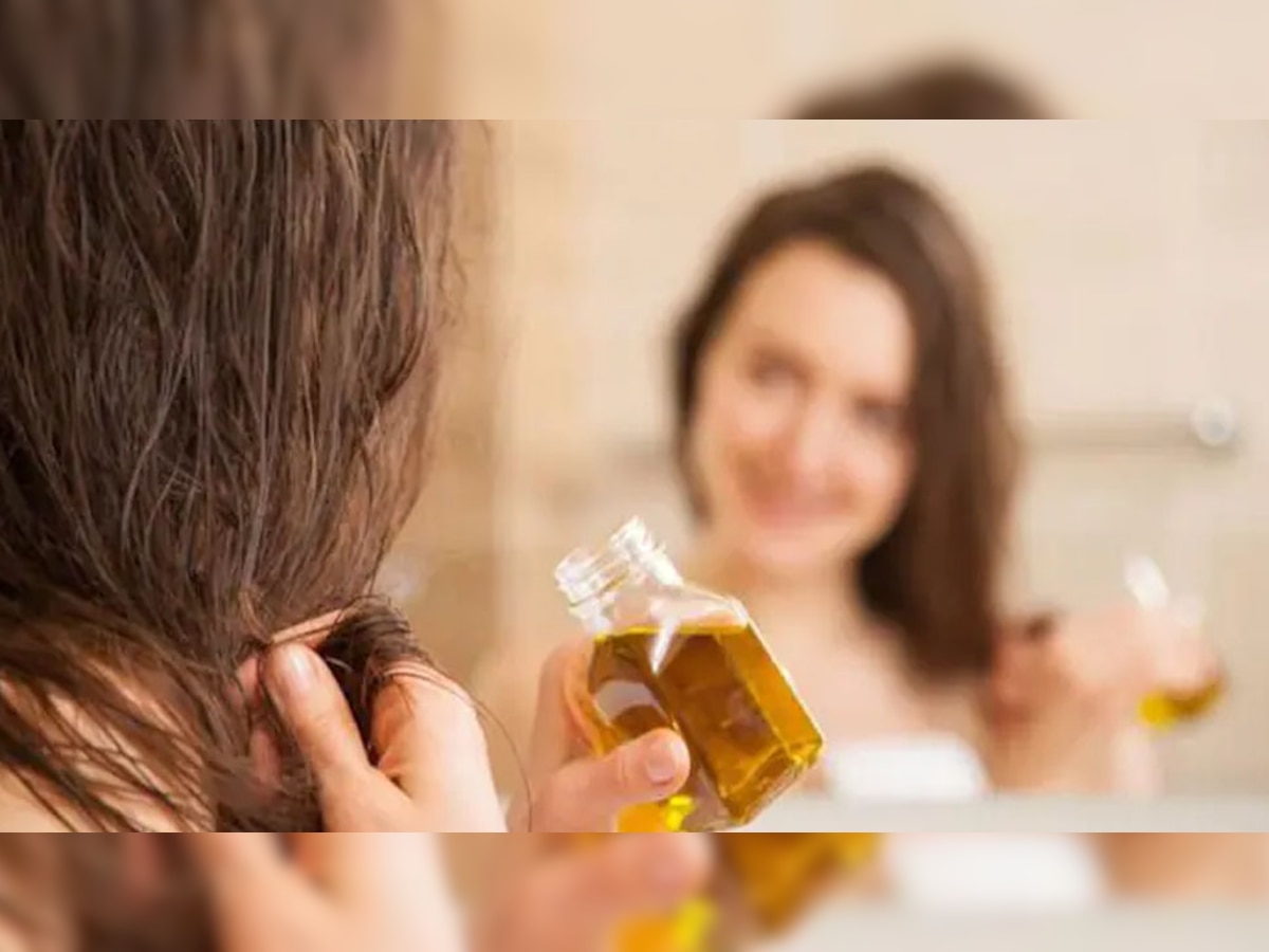 बार-बार बदलते हैं Hair Oil? जानिए ये कैसे पहुंचा रहा बालों को नुकसान