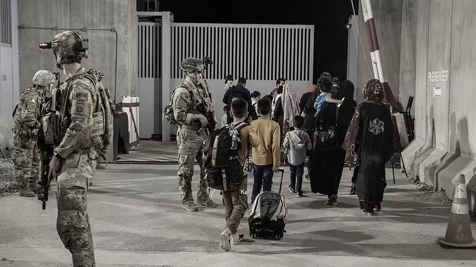 Kabul Attack: अमेरिका से आतंकी को पहचानने में हुई बड़ी भूल, जवाबी हमले में निर्दोष को मार गिराया!