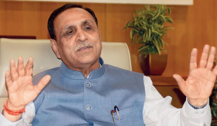 गुजरात के मुख्यमंत्री विजय रुपाणी ने इस्तीफा दिया