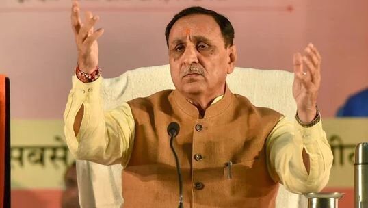 Gujrat: विजय रुपाणी के इस्तीफे के बाद सीएम पद की रेस में ये 4 नाम, इनका पलड़ा भारी