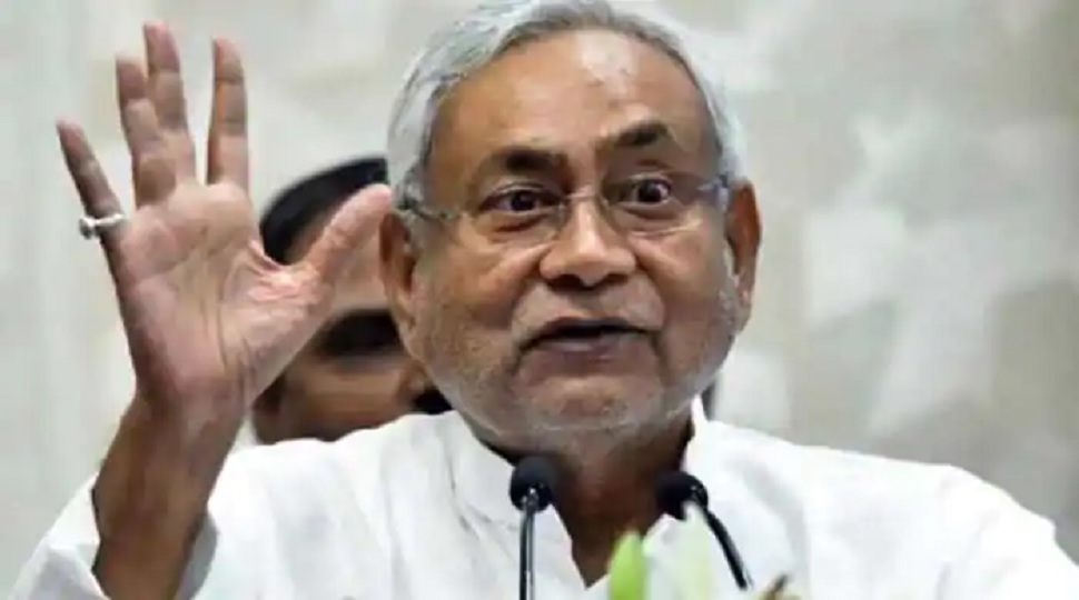 थर्ड फ्रंट के गठन की कवायद पर CM नीतीश ने फेरा पानी! देवीलाल की जयंती से किया किनारा थर्ड फ्रंट के गठन की कवायद पर CM नीतीश ने फेरा पानी! देवीलाल की जयंती से किया किनारा
