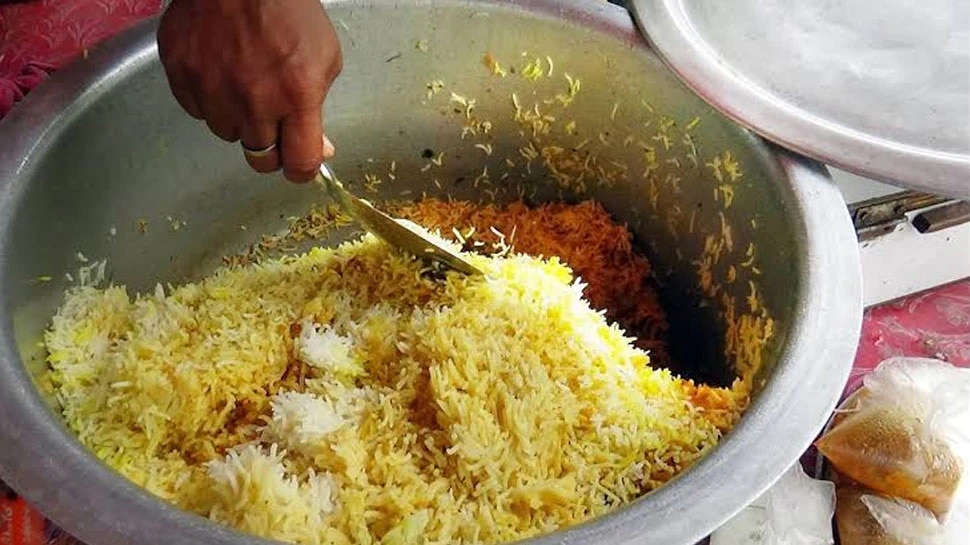 बासी बिरयानी खाने से 10 साल की बच्ची की मौत, राज्यभर की दुकानों पर छापेमारी