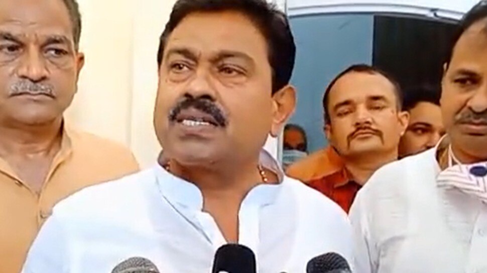 बिजनौर में बोले केंद्रीय राज्य मंत्री अजय मिश्रा, सपा और बसपा वोटरों को लुभाने के लिए कर रहे प्रबुद्ध वर्ग सम्मेलन