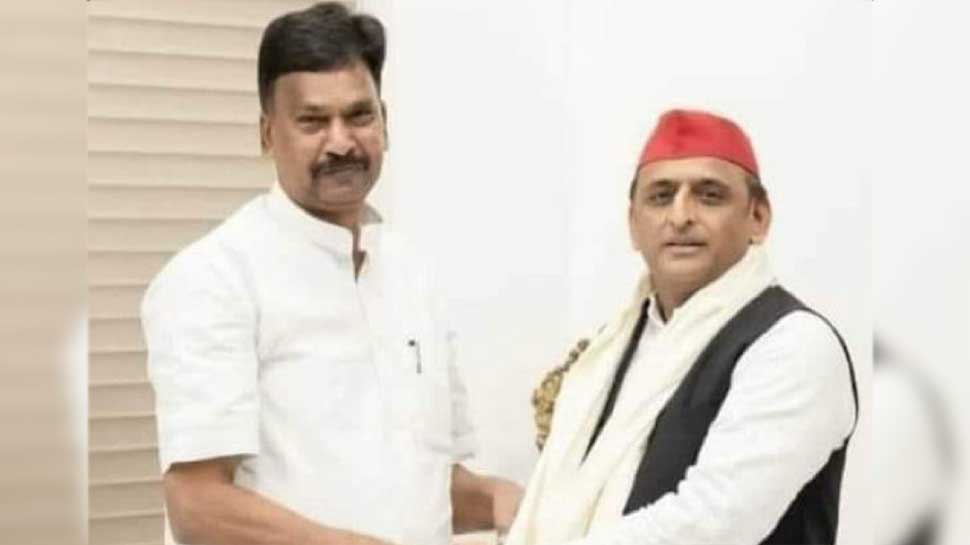 अखिलेश से मिले भाजपा विधायक राकेश राठौर, सपा का दावा- आठ और BJP MLA पार्टी के संपर्क में