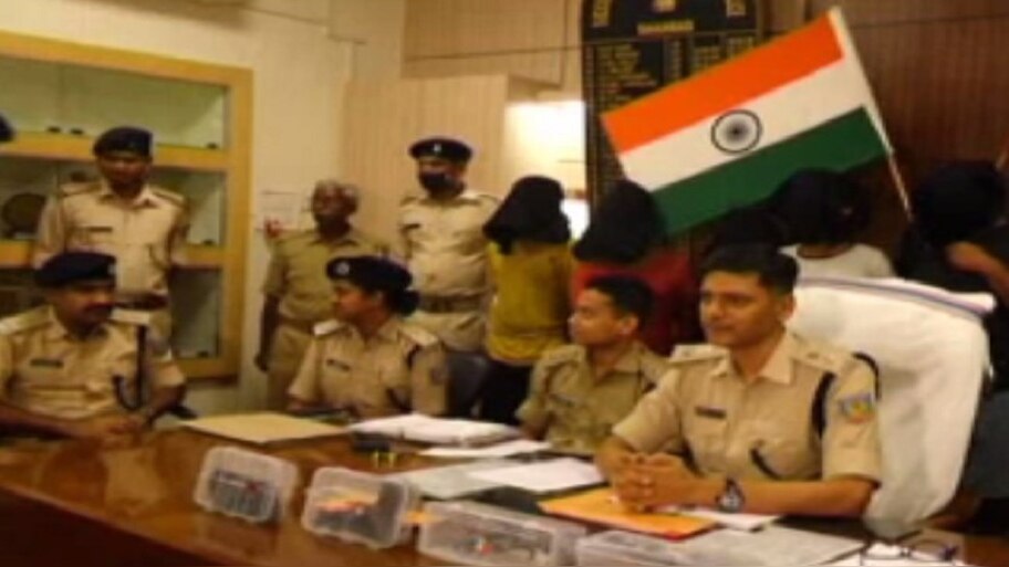 धनबाद के नीरज तिवारी हत्याकांड की गुत्थी सुलझी, रौनक गुप्ता और अमन सिंह गैंग पर कसा शिकंजा