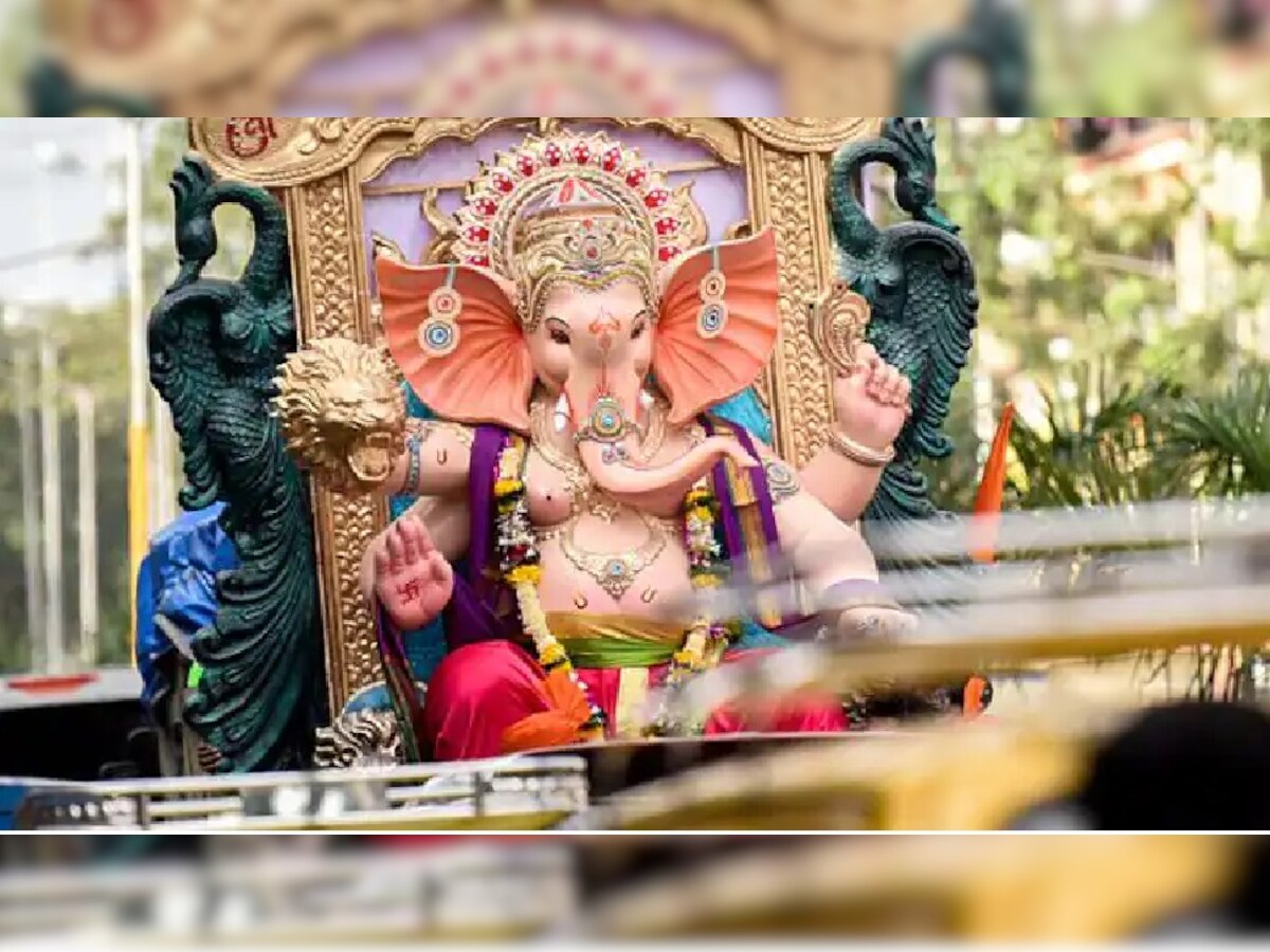 Ganesh Visarjan 2021 4 दिन बाद है गणपति विसर्जन जान लें इसका शुभ मुहूर्त और पूजा की सही विधि 2601