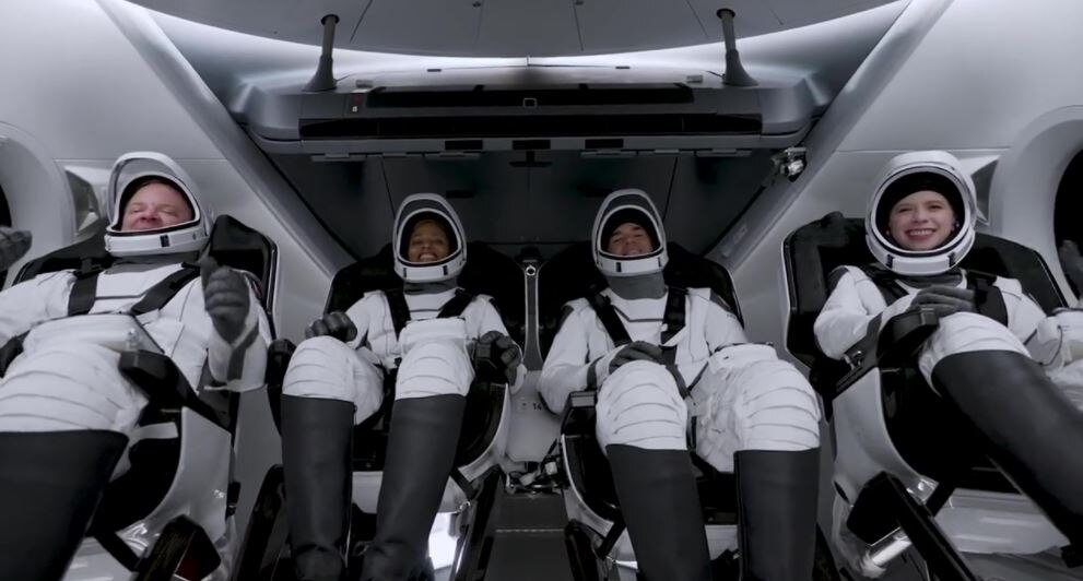 SpaceX launches Inspiration4: अब अंतरिक्ष में सैर करेगा आम आदमी, स्पेसएक्स ने 4 लोगों को भेजकर रचा इतिहास