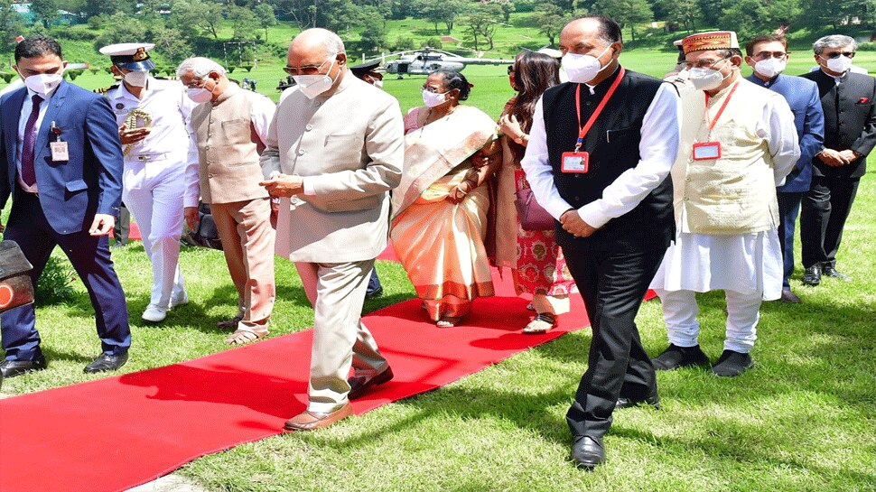 परिवार सहित राष्ट्रपति शिमला पहुंचे, गरिमापूर्ण किया गया स्वागत