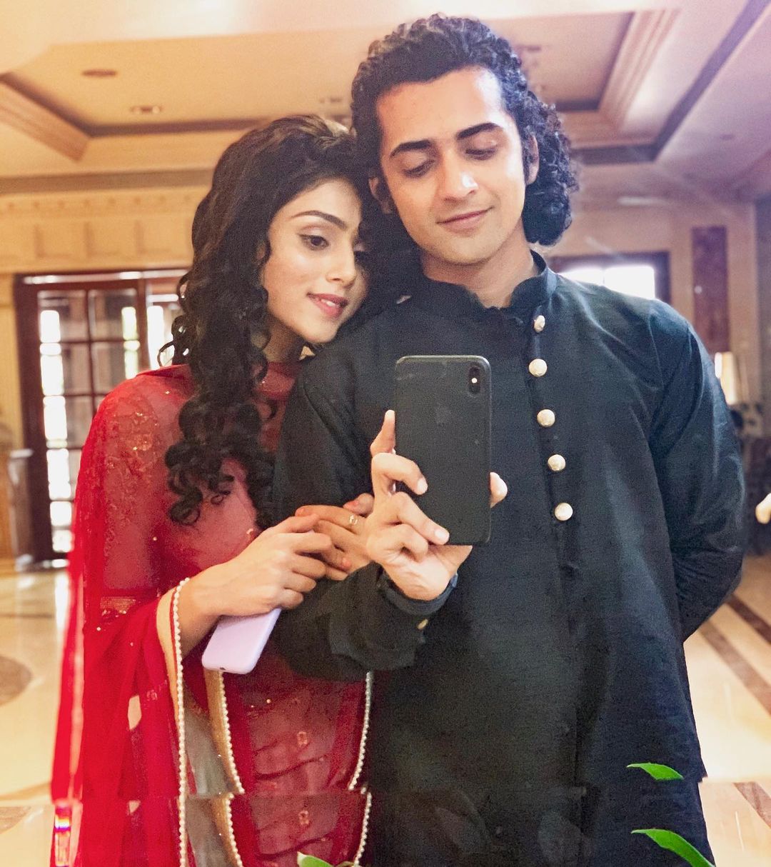 को एक्टर के साथ जुड़ चुका है नाम Sumedha Linkup Rumour With Co-Actor Mallika Singh