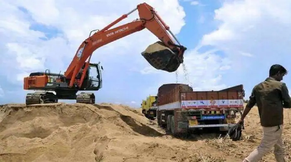 बिहार में बालू माफियाओं के खिलाफ ताबड़तोड़ कार्रवाई, कुल 41 अधिकारियों पर गिरी गाज बिहार में बालू माफियाओं के खिलाफ ताबड़तोड़ कार्रवाई, कुल 41 अधिकारियों पर गिरी गाज