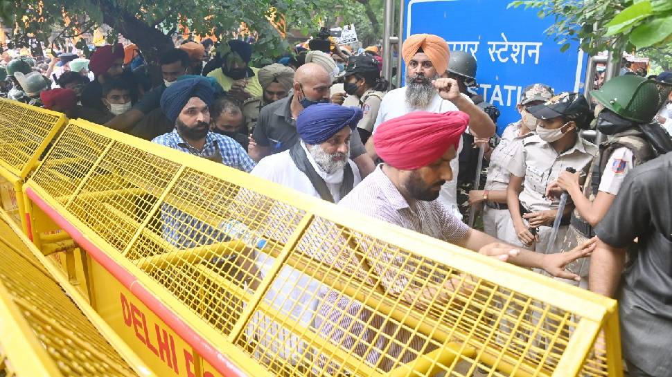 ਸੰਸਦ ਘਿਰਾਓ : ਅਕਾਲੀ ਆਗੂਆਂ ਨੇ ਦਿੱਤੀ ਗ੍ਰਿਫ਼ਤਾਰੀ, ਸਮਾਪਤ ਹੋਇਆ ਧਰਨਾ