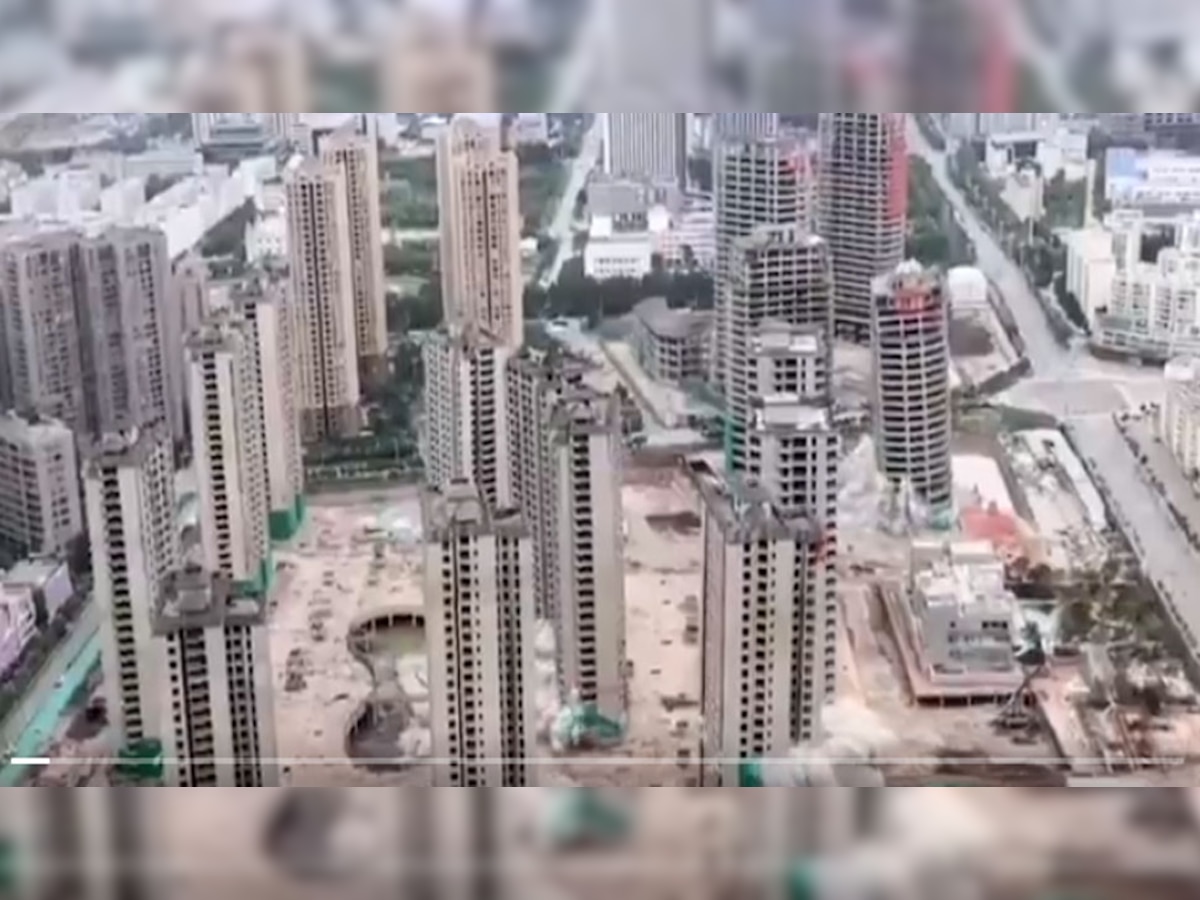 एक साथ 15 गगनचुंबी इमारतें गिरती देखीं है कभी? देखिए यह भयावह वीडियो