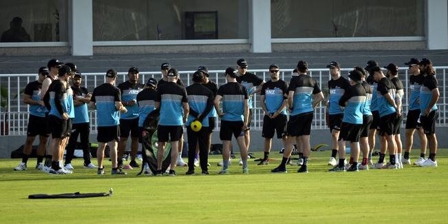 PAK vs NZ: न्यूजीलैंड की टीम चार्टर्ड फ्लाइट में पाकिस्तान से रवाना
