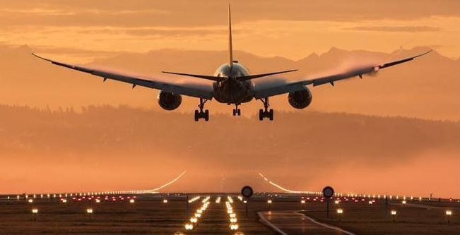 Airlines Fare: अब महीने में 15 दिन एयरलाइंस कंपनियां तय करेंगी किराया, यात्री क्षमता भी बढ़ी