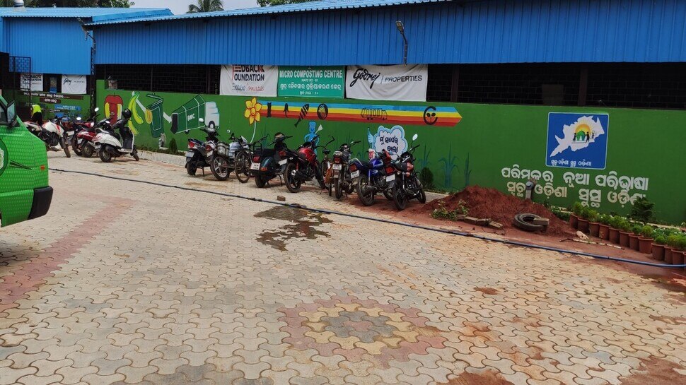 ମୁଣ୍ଡ ବ୍ୟଥାର କାରଣ ପାଲଟିଛି MCC; ଦୁର୍ଗନ୍ଧରେ ଅତିଷ୍ଠ ହୋଇଠିଲେଣି ଲୋକେ