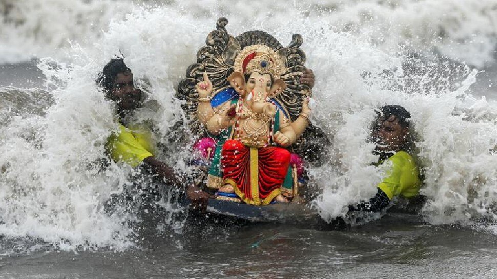 मुंबई में गणेश विसर्जन के दौरान हादसा, 5 बच्चे समंदर में डूबे