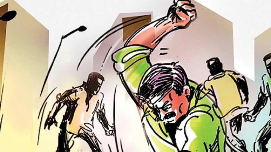 मधुबनी में प्रेमी जोड़े पर फूटा ग्रामीणों का आक्रोश, जमकर बरसाए जूते-चप्पल 