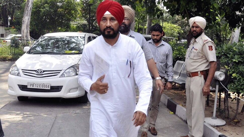 Punjab को मिला पहला दलित CM, सुखजिंदर रंधावा-ओपी सोनी ने ली डिप्टी सीएम पद की शपथ