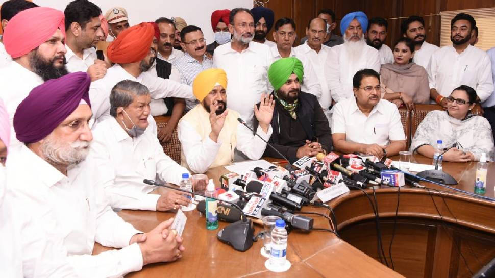 ਮੁੱਖ ਮੰਤਰੀ ਬਣਨ ਮਗਰੋਂ ਪਹਿਲੀ ਪ੍ਰੈੱਸ ਕਾਨਫਰੰਸ 'ਚ ਭਾਵੁਕ ਹੋ ਗਏ ਚੰਨੀ, ਕਹੀਆਂ ਇਹ ਵੱਡੀਆਂ ਗੱਲਾਂ