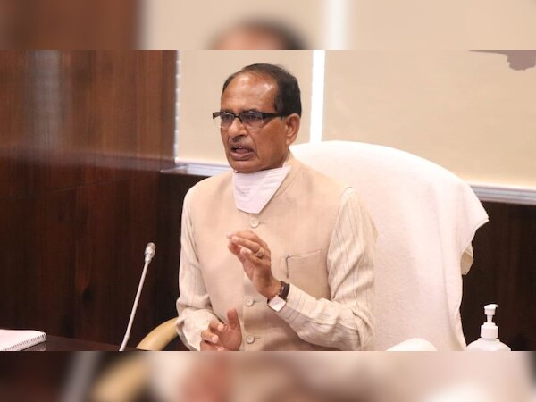 कमिश्रन्स कॉन्फ्रेंस में बोलते MP सीएम शिवराज सिंह चौहान