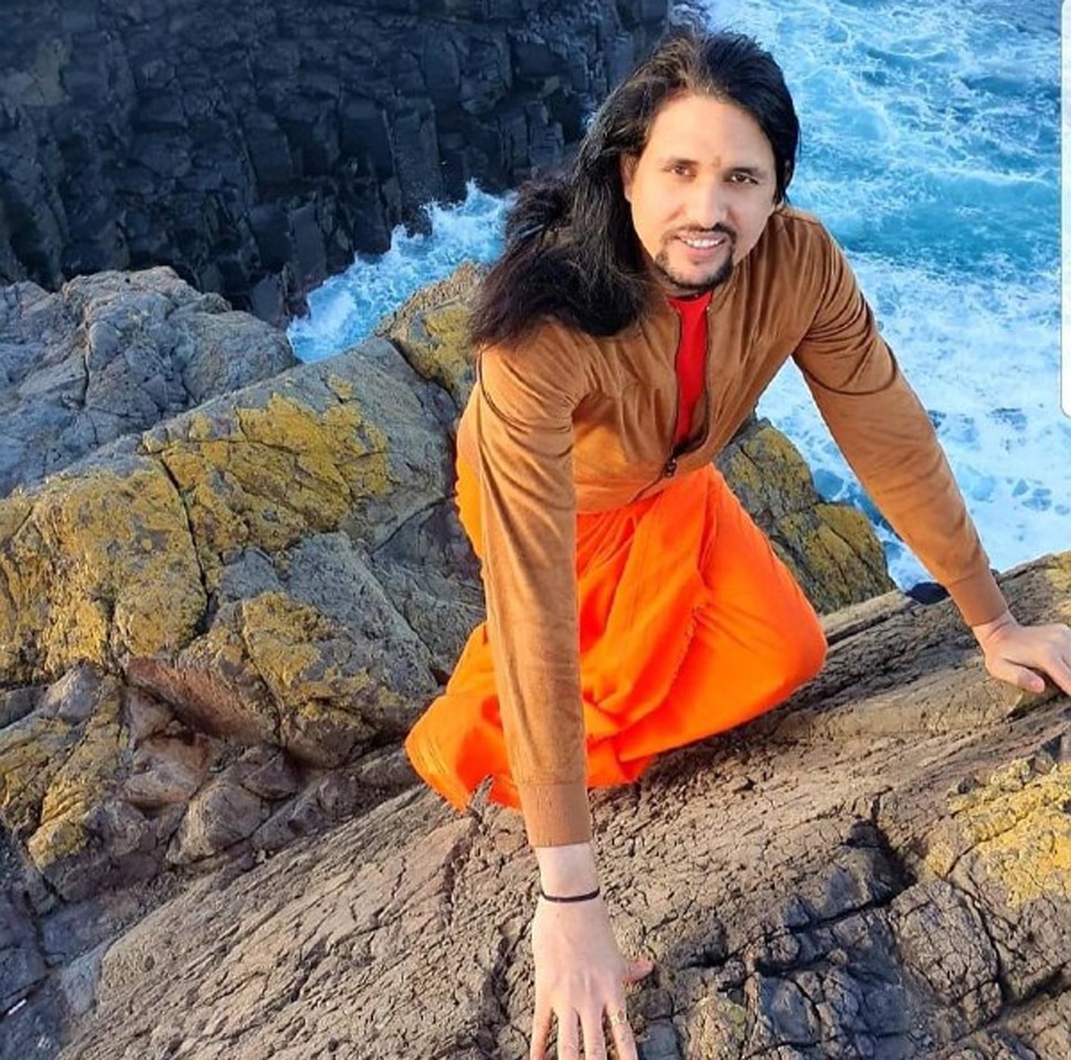 परंपरा को नहीं निभाने का आरोप accused of not following tradition
