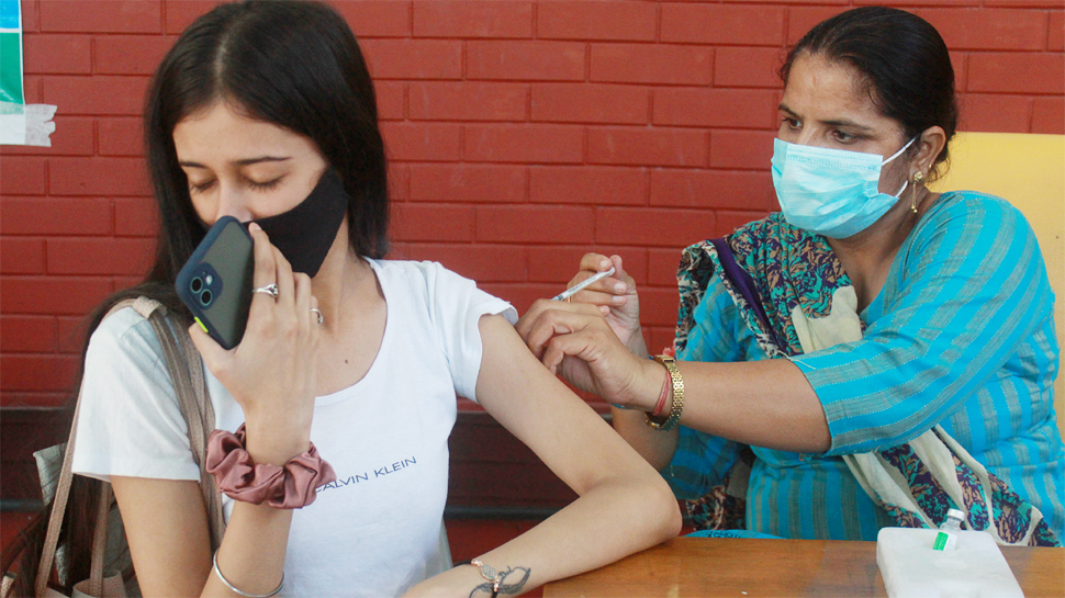 भारत में कोरोना अब नहीं रहा महामारी भारत में कोरोना अब नहीं रहा महामारी