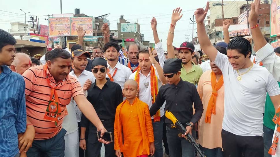 'हमें जातियों में बंटकर नहीं रहना है' 'We don't have to be divided into castes'