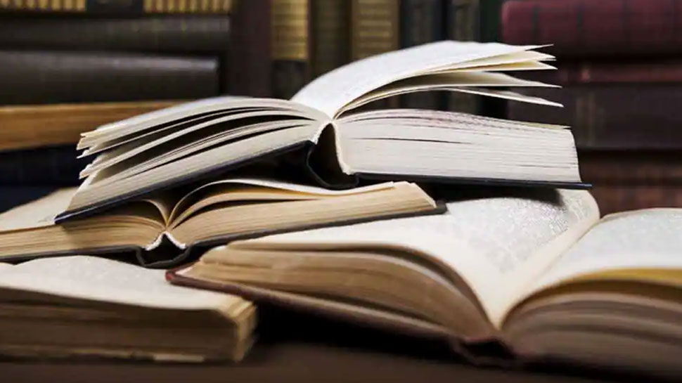 Vastu Tips: घर में इस स्थान पर रखें किताबें, बढ़ेगा ज्ञान और समझने की क्षमता