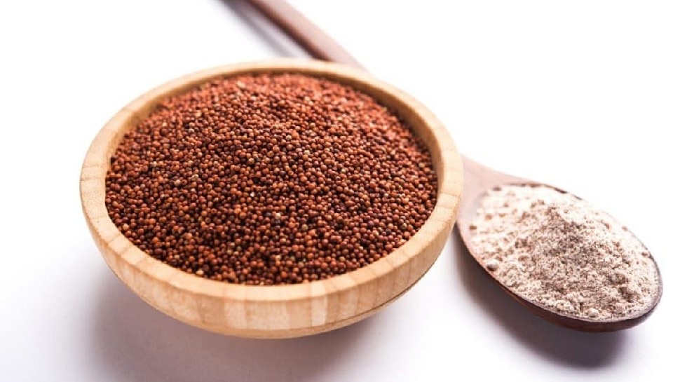 Ragi Health Benefits: तनाव घटाकर हड्डियों को मजबूत बनाती है रागी, जानिए 5 जबरदस्त फायदे