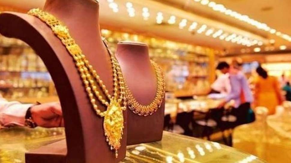 Gold Rate Today: सोने-चांदी में नरमी या उछाल, जानें लखनऊ-कानपुर में आज क्या चल रहा भाव Gold Rate Today: सोने-चांदी में नरमी या उछाल, जानें लखनऊ-कानपुर में आज क्या चल रहा भाव