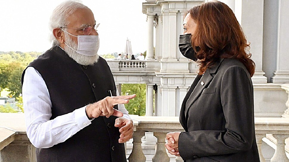 कमला हैरिस को दादा से जुड़ा खास तोहफा