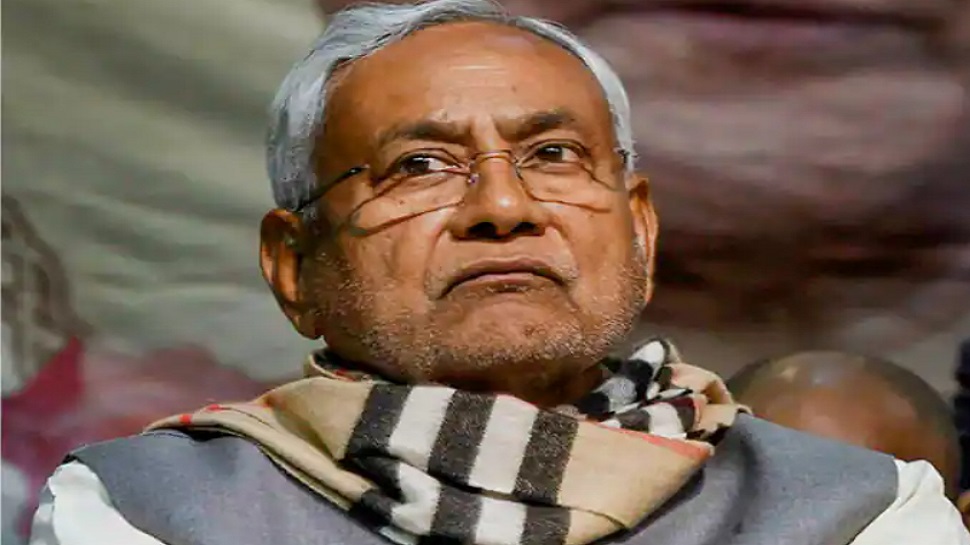 आरजेडी ने नीतीश कुमार को एनडीए छोड़ने की दी चुनौती. (फाइल फोटो) आरजेडी ने नीतीश कुमार को एनडीए छोड़ने की दी चुनौती. (फाइल फोटो)