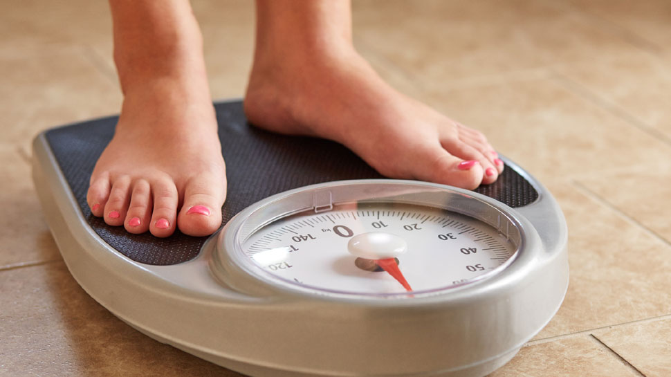 Height के मुताबिक कितना होना चाहिए शरीर का Weight? चेक करें कहीं आप मोटे तो नहीं