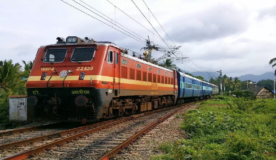 इस गांव के लोगों के दिल में बसा है भारतीय रेलवे! हर परिवार का एक सदस्य कर रहा है सेवा इस गांव के लोगों के दिल में बसा है भारतीय रेलवे! हर परिवार का एक सदस्य कर रहा है सेवा