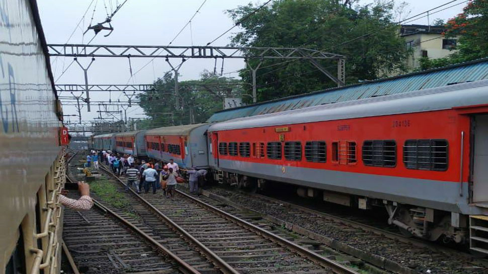 पटरी से उतरी यात्रियों से भरी इंदौर-दौंड स्पेशल ट्रेन, रेस्क्यू ऑपरेशन जारी