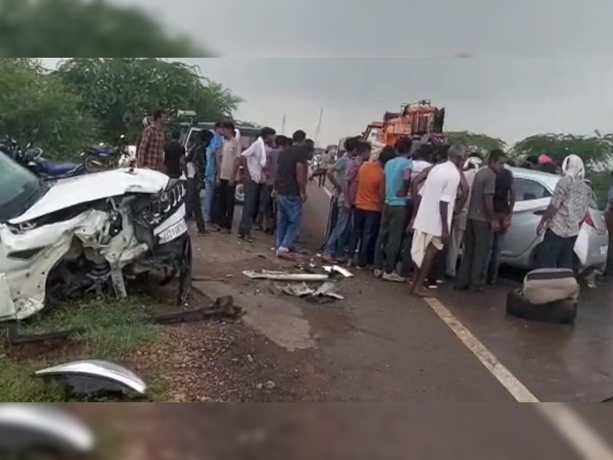 हादसे में पिता-पुत्री की मौत हो गई.