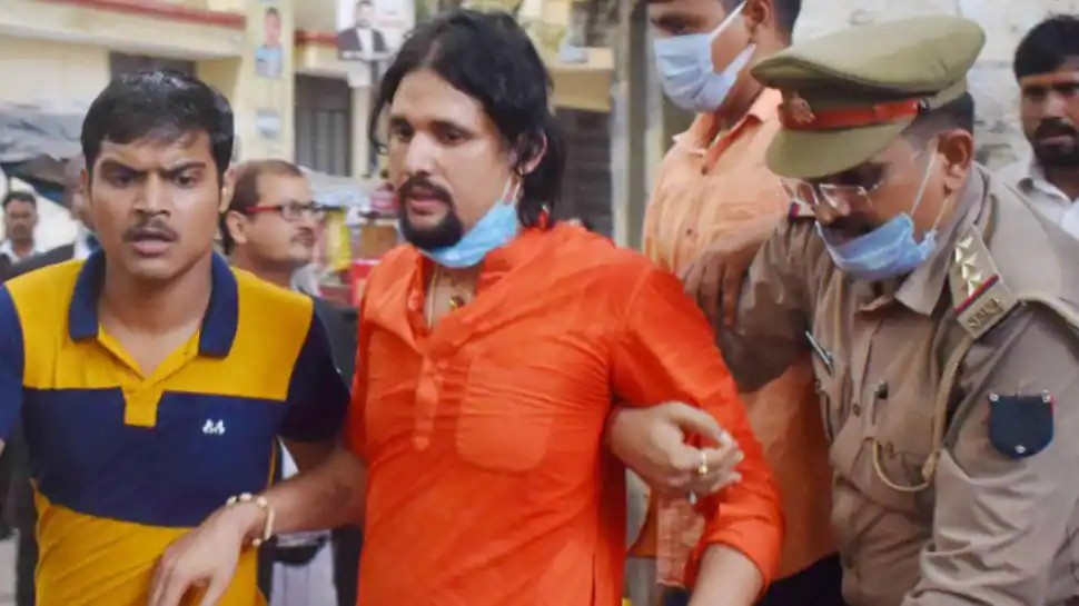 महंत नरेंद्र गिरी मौत के आरोपियों को कस्टडी रिमांड पर लेने के लिए जेल पहुंची CBI महंत नरेंद्र गिरी मौत के आरोपियों को कस्टडी रिमांड पर लेने के लिए जेल पहुंची CBI