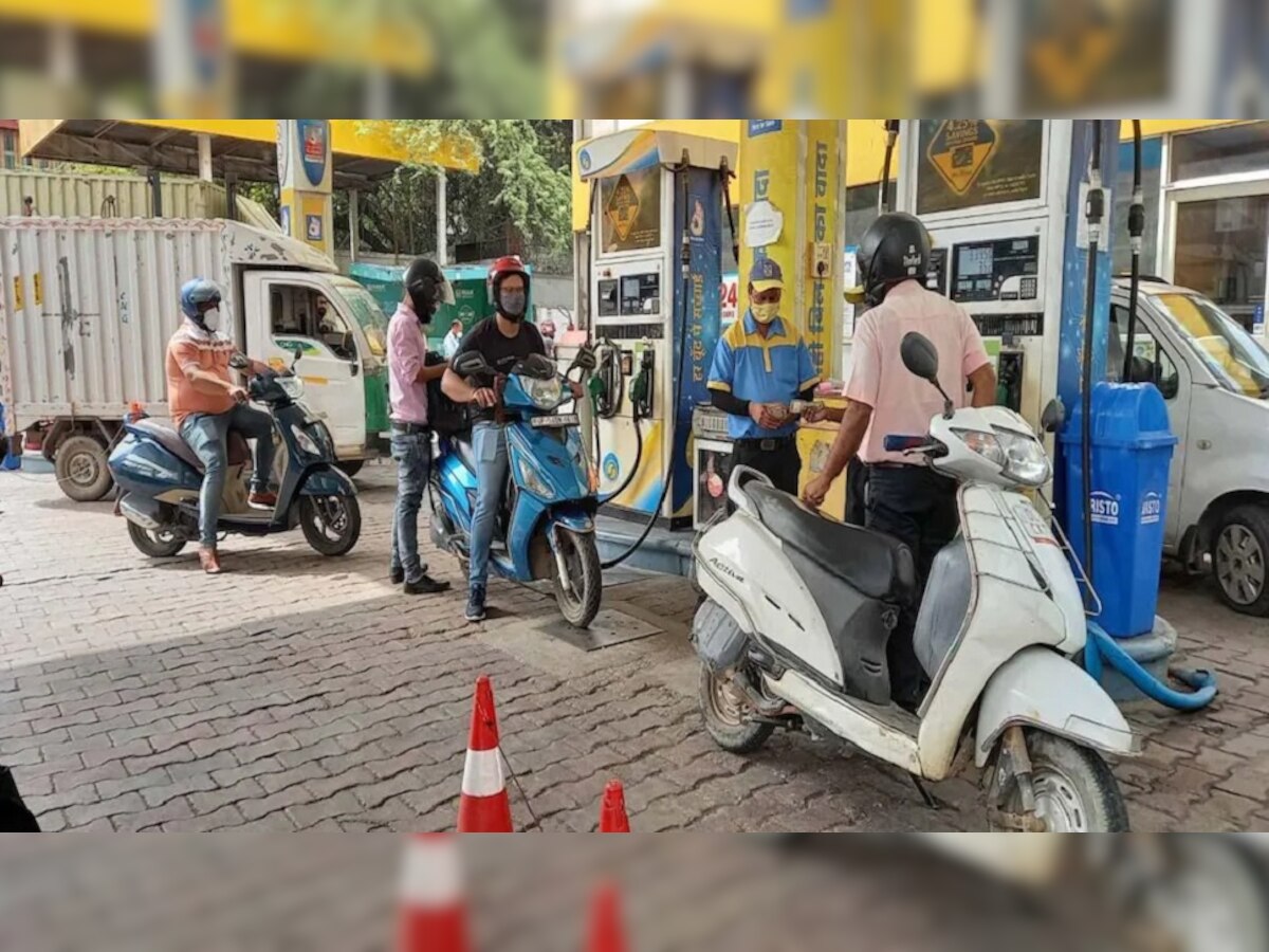 Petrol Diesel Price: रिकॉर्ड स्तर पर कच्चे तेल की कीमतें, जानें आपके शहर में क्या भाव मिल रहा पेट्रोल-डीजल?