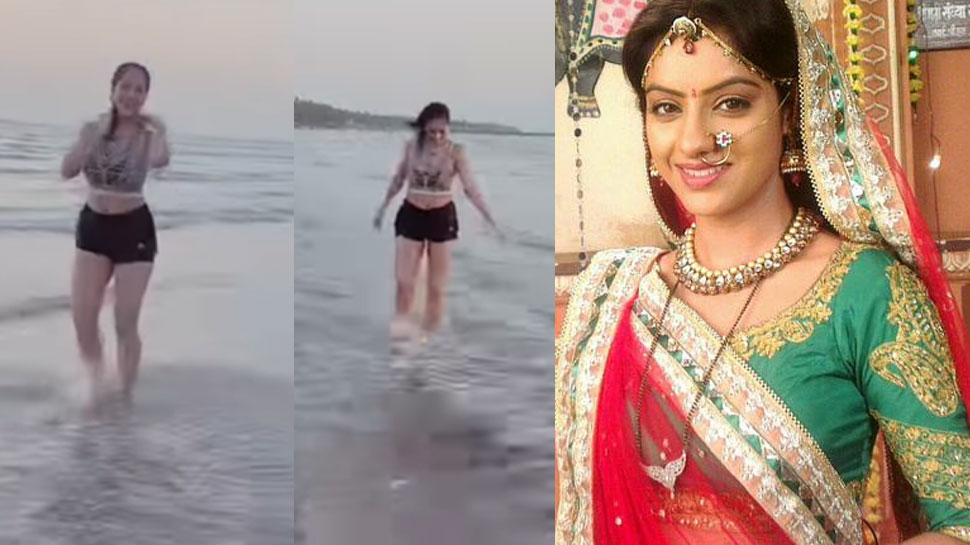 The simple Sandhya Bindani aka Deepika Singh got the glamour, the fun at  the beach - Watch Video | सीधी-सादी संध्या बींदणी पर चढ़ा ग्लैमर का चस्का,  बीच पर यूं की मस्ती-