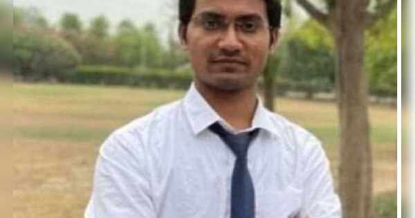 upsc topper shubham kumar ias social media fake accounts in different ...