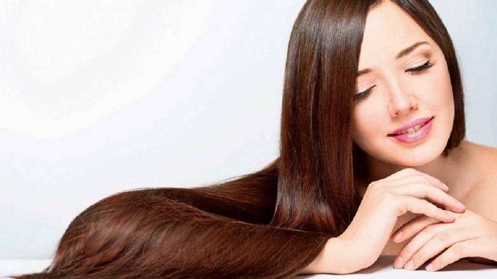 Hair Care: शैंपू करने से पहले अपनाएं ये छोटा-सा तरीका, बाल बनेंगे नैचुरली हेल्दी