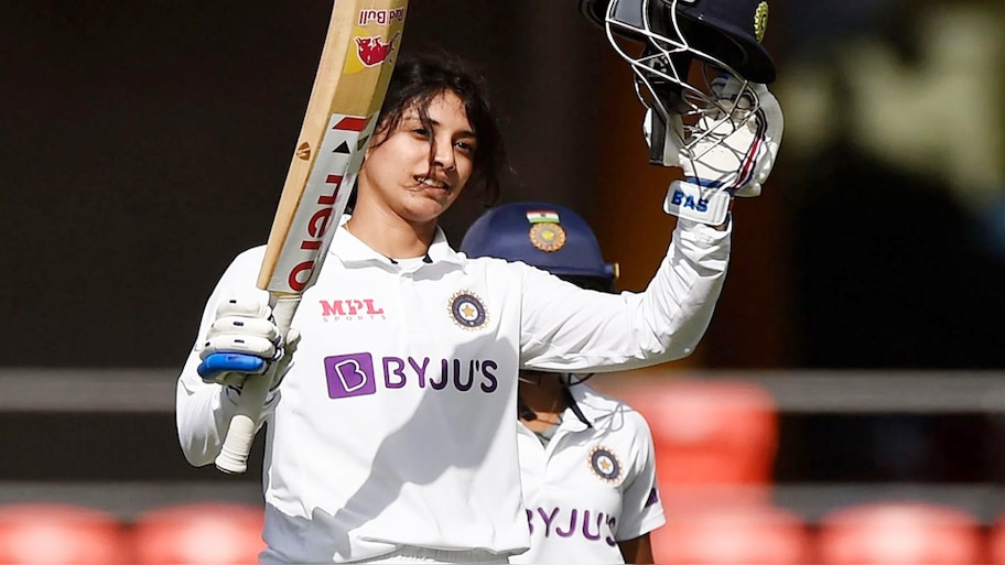 ऑस्ट्रेलिया में टेस्ट शतक जड़कर Smriti Mandhana ने रचा इतिहास, कोहली के बाद किया ये कारनामा