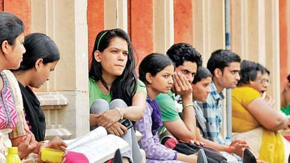 SRCC, हिंदू कॉलेज समेत इन 6 कॉलेजों की कटऑफ गई 100%, DU की पहली लिस्‍ट जारी