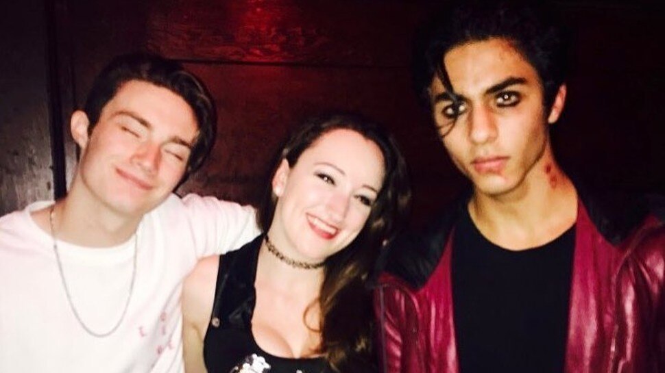 NCB रेड के बाद Aryaan Khan की फोटो वायरल, लोग कह रहे ऐसी-ऐसी बातें