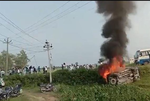 UP: लखीमपुर में किसानों के प्रदर्शन में फायरिंग, 3 लोगों के मौत की खबर
